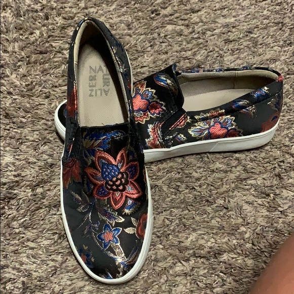 COPY - Naturalizer Slip On Tennis Shoe - Picture 4 of 5